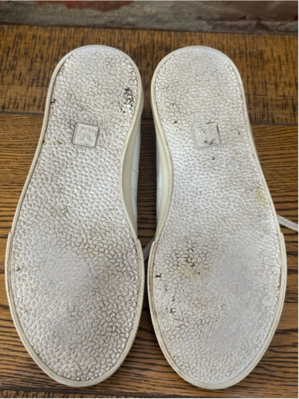 Veja Esplar Leather Sneakers White Grey Suede Heel Stitched V Logo EU 39 US 8 - Picture 8 of 8